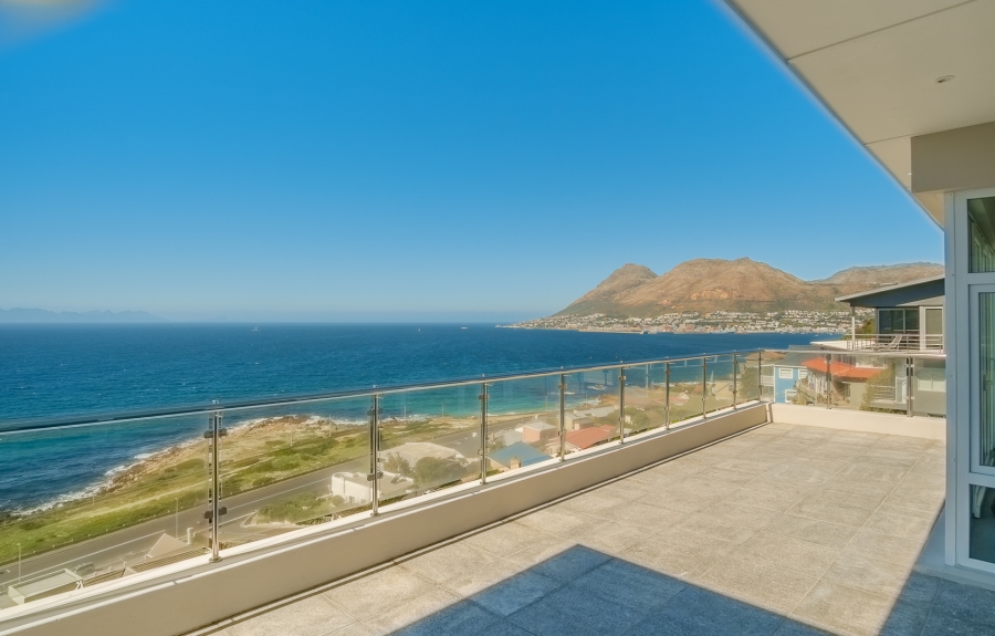 7 Bedroom Property for Sale in Cairnside Western Cape